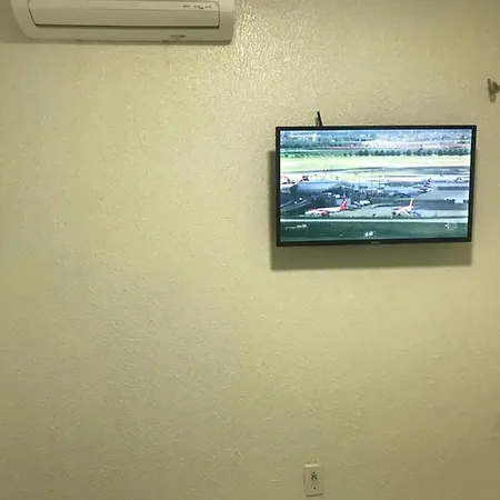 Pensão Aeroporto Rodoviária *